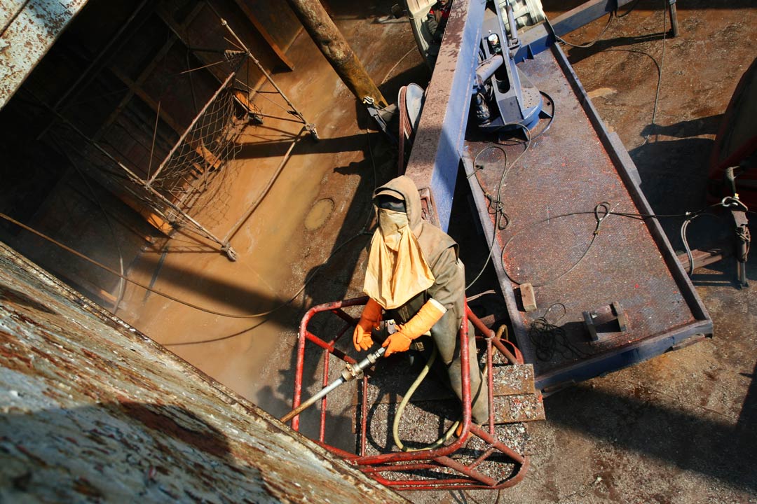 MSI Cleaning Ship Tank Pressure Hose